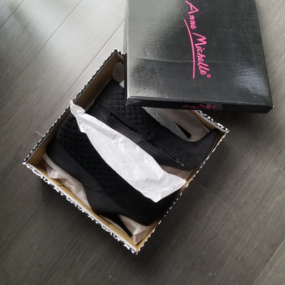 Stiletto Boots - Picture 4 of 6